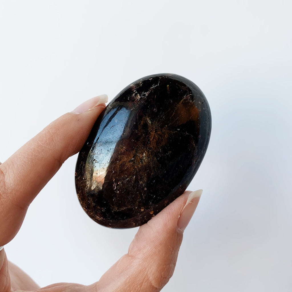 Garnet palm stone